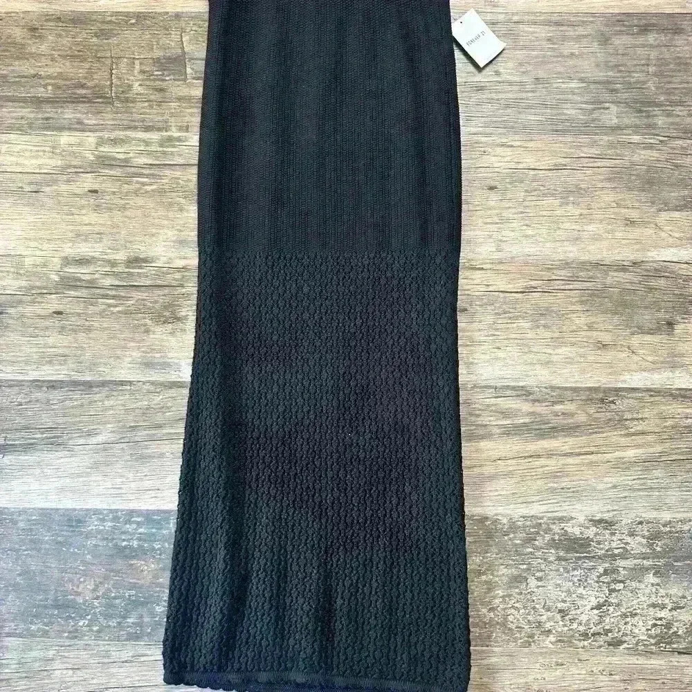 Forever 21 Black Ribbed Maxi‎ Skirt